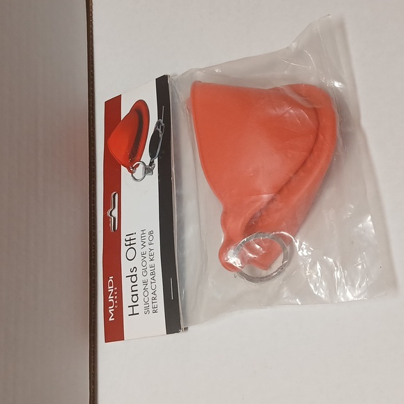 MUNDI Cares HANDS OFF Glove with retractable KEY FOB NWT - Picture 2 of 5